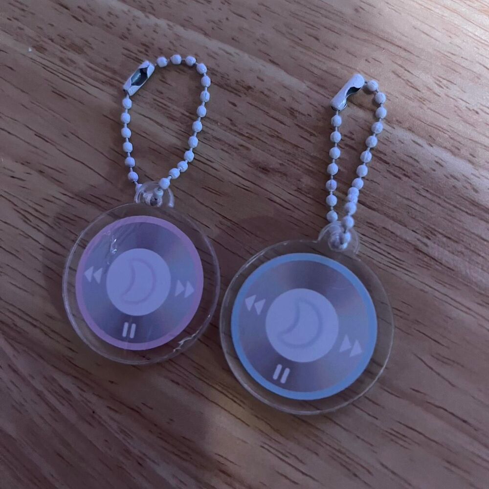 Retro Pastel Pink and Blue iPod MP3 Keychains - Picture 2 of 4
